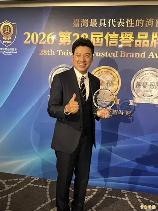 謝震武自曝主持政論節目30年從沒請過假。(記者林欣穎攝)