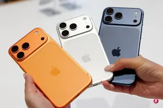 苹果公司的首席执行官库克（Tim Cook）近日接受《华尔街日报》采访，直言内存和存储晶片的成本压力，已让当前的产品定价难以为继，“价格上涨不可避免”。 （路透社）