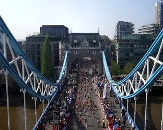 A general view of the mass participation race on Tower Bridge during the TCS London Marathon in 2025.