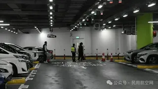 男子在香港机场遇袭遭砍伤手脚 六公斤金条被抢走