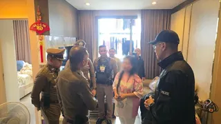 疑不满手机被偷看及停药被揭发 泰女狂捅姐姐50刀致死