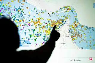 美国中央司令部星期六（6月20日）说，当天已有55艘商船通过霍尔木兹海峡，并强调美军将确保商业交通继续进行。 （法新社档案照片）