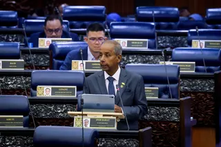 Deputy Minister in the Prime Minister’s Department (Law and Institutional Reform) M. Kulasegaran said that the government is moving to replace the Certificate in Legal Practice (CLP) with a more practice-based and structured training model for aspiring lawyers, as part of wider reforms to strengthen the legal profession, the Dewan Rakyat heard today. — BERNAMA