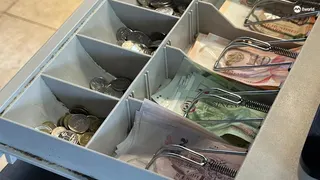 本地现金流通数量增幅放缓 有商家拒收现金但会酌情通融