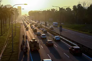 Vehicles travel along the Federal Highway. Among the offences subject to the new compound rate are improper display of registration numbers, using a vehicle without a valid motor vehicle licence, and driving without a valid driving licence. NST FILE PIC, FOR ILLUSTRATION PURPOSES ONLY