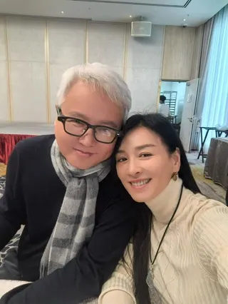 張庭（右）和老公林瑞陽攜手熬過低潮。圖／張庭提供
