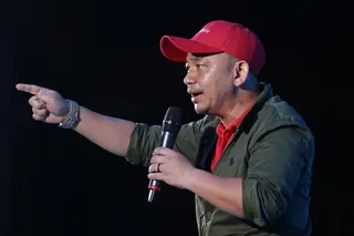 Maszlee Malik, Pakatan Harapan’s named candidate for Puteri Wangsa in the Johor state election, accepts Barisan Nasional’s Datuk Onn Hafiz Ghazi in a debate ahead of the polls. — Picture by Yusof Mat Isa