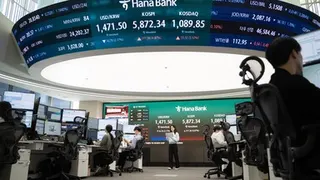 South Korean stocks crash 10% on massive tech sell-off