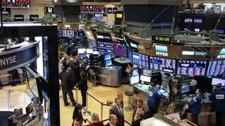 US stock markets close Monday mixed