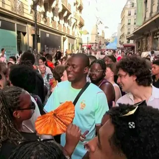 Party Chaos at 40 Degrees