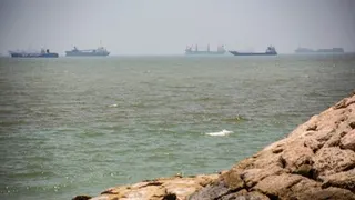 Iran, Oman discuss coordination on navigation through Strait of Hormuz