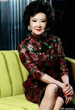 曾於60年代紅極一時的苗金鳳，25日在將軍澳醫院因病離世，享壽80歲。翻攝新浪娛樂微博