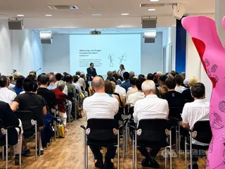 德台協會在駐德國代表處文化廳舉辦德國政治學者傅洛達新書「若中國發動侵略：一種設想」座談會，吸引德國政界、媒體等關心台海議題人士到場聆聽，現場反應熱烈。中央社記者林尚縈柏林攝　115年6月26日