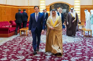 周四，国务卿鲁比奥与巴林国王哈马德·本·伊萨·阿勒哈利法在巴林会面。