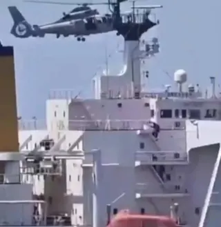 Deliver 正處於無國籍的非法航行狀態，嚴重違反國際海事法規，這項漏洞賦予法國海軍登船與扣押的絕對權力。 圖：翻攝自 X @NOELreports