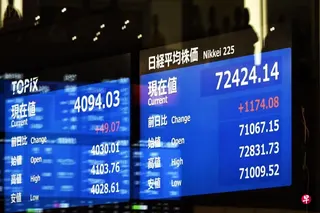 人工智能股和半导体股的买盘推动6月22日的日本股指走高。专家警告，有迹象显示AI股市场估值已经过高，存在泡沫破裂风险。 （彭博社）