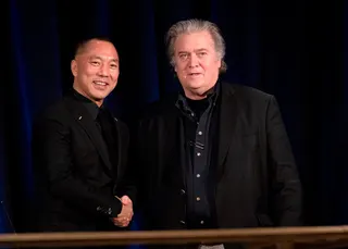 郭先生与特朗普总统圈子里的权势人物建立起了联系，其中包括史蒂芬·K·班农。