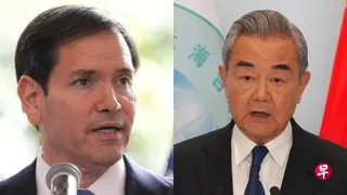 中共政治局委员、外交部长王毅（右）星期二（6月30日）同美国国务卿鲁比奥通电话。 （互联网合成图）