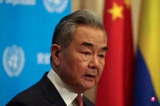 “习特二会”可望9月登场，中美外长6月30日再度通话，中共中央政治局委员、外交部长王毅特别向美国国务卿鲁比奥强调，“台湾问题牵一发动全身”，希望美方务必慎之又慎对待涉台事务。图为王毅5月26日在美国纽约联合国总部接受媒体采访。 （路透社档案照片）