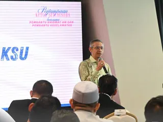 Communications Ministry secretary-general Datuk Abdul Halim Hamzah said that the Ministry is targeting 100 per cent internet access in populated areas nationwide by next year through the implementation of the National Digital Network (Jendela). — PIC FROM KEMENTERIAN KOMUNIKASI’S FB