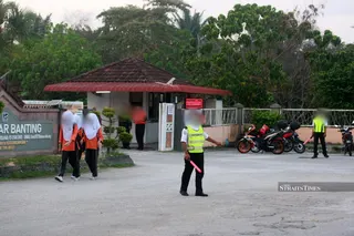 Police will seek a second remand extension for the female student suspected of stabbing her schoolmate at SMK Bandar Banting when her initial remand period expires tomorrow. - NSTP/FAIZ ANUAR