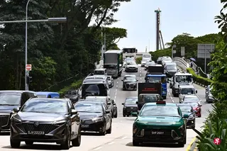 分析师说，这项资金主要用于使用数码孪生技术进行陆运、海事及航空交通模拟，并应用人工智能管理航空交通流量，能进一步巩固新加坡作为科技驱动型交通枢纽的领先地位。 （海峡时报）