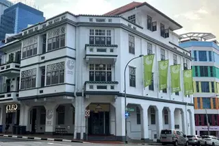 Located at the corner of Neil Road and Bukit Pasoh Road, the property has four storeys and a basement. It is mostly occupied by Goethe-Institut Singapore.