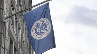 US immigration agency suspends vehicle stops after 2 fatal shootings: Report