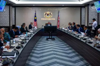 Prime Minister Datuk Seri Anwar Ibrahim has directed the Ministry of Agriculture and Food Security to urgently formulate mitigation measures to address the anticipated impact of the Super El Niño phenomenon, which is forecast to affect the country from November. - Pic courtesy of Datuk Seri Anwar Ibrahim FB