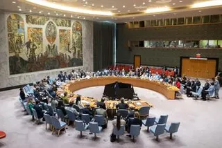 关于维护乌克兰和平与安全的联合国安理会会议全景。
