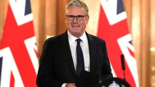 Keir Starmer announces social media ban for under-16s in UK – video