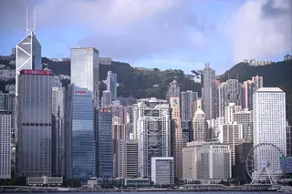 让新加坡考虑降低税率的原因，正是香港政府近期积极推进的税务改革。（法新社档案照）