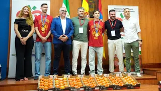 Spanish players and tomatoes