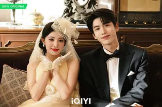 張凌赫（右）與王楚然一起試婚紗也成為名場面之一。(愛奇藝國際版提供)
