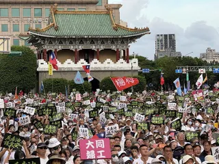 國民黨今在凱達格蘭大道發起「我是人，我反毒台」大型集會活動。記者翁至成／攝影
