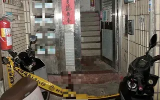 新北市中和區興南路二段一處公寓昨晚間發生命案，34歲張姓女子倒臥一樓樓梯間，警方...