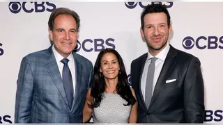 Jim Nantz, Tracy Wolfson and Tony Romo pose
