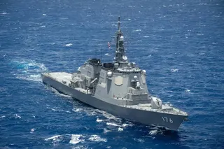 有網友分析認為，在掌握「戰斧」的發射能力後，日本將可透過水面艦艇打擊中國、北韓境內的縱深目標。 圖：翻攝自 @Aurora107E X 帳號