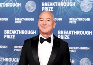 亞馬遜董事長貝佐斯（Jeff Bezos）趁股價大漲逢高套現。（路透）