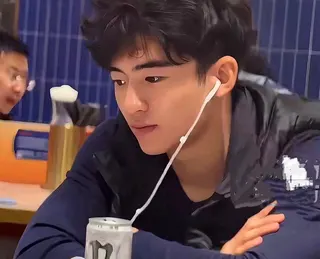 Lucas（謝振軒）外型帥氣。（取材自微博）