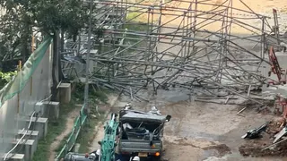 裕廊海港路工地鹰架倒塌砸中罗厘 司机当场身亡