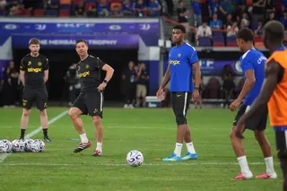 Chelsea manager Xabi Alonso (second from left) showing the way at Kai Tak Stadium on Tuesday. Photo: Elson Li