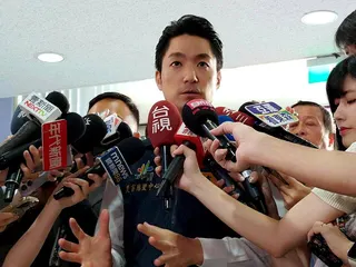 北市長蔣萬安今天赴災害應變中心聽取局處白海豚颱風相關防颱因應。(記者林麗玉／攝影...