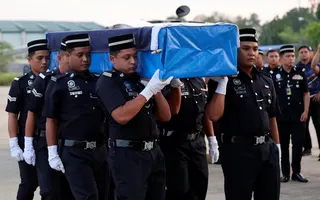 KOTA KINABALU, Aug 7 -- The remains of police personnel, the late Corporal Mohamad Nur Hafiz Ibrahim, are carried onto an RMAF aircraft to be flown to Kuantan, Pahang via RMAF compassionate flight 710 tonight.- BERNAMA PIC