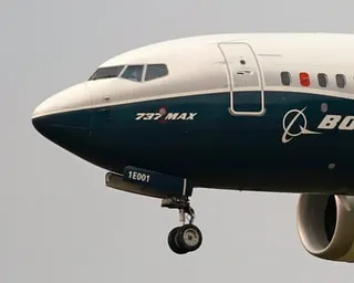 A Boeing 737 Max prepares to land