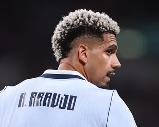 Ronald Araújo of Uruguay reacts