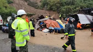 吕宋岛连日豪雨引发土崩 导致四人死亡