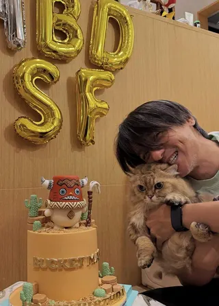 馮德倫抱著愛貓。圖／摘自Instagram