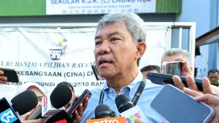Foreign Minister Datuk Seri Mohamad Hasan said that Myanmar has expressed readiness to take back 5,000 refugees identified by Malaysia for repatriation, including transporting them home by ship. — NSTP/MOHD FADLI HAMZAH