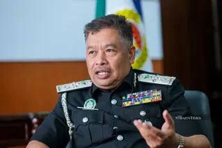 Immigration director-general Datuk Zakaria Shaaban said the department was aware of viral reports involving Malaysians whose passports had validity periods exceeding 10 years and who encountered problems travelling abroad. NSTP file pic